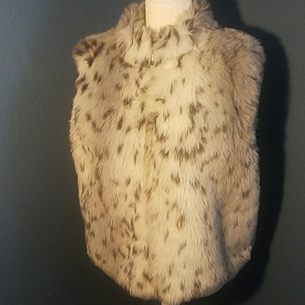 INVESTMENTS Faux Fur Vest